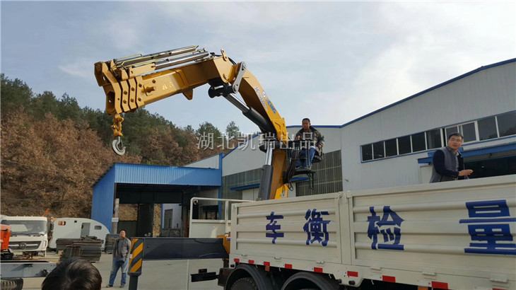 �z�z��܇���wʹ������