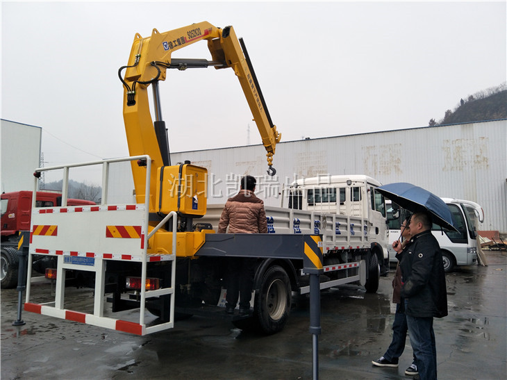 ���ۙz�y��܇ʹ������